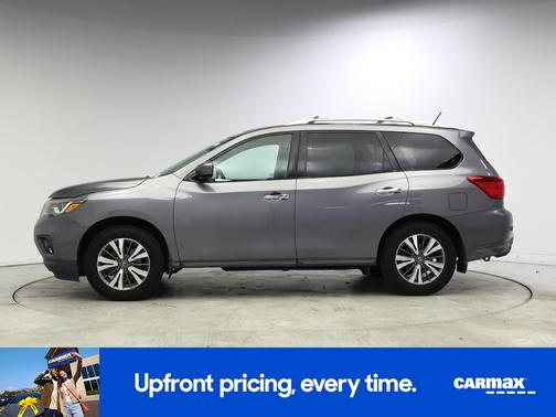 2017 Nissan Pathfinder SV