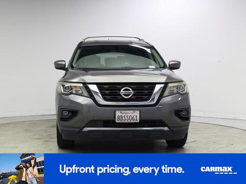 2017 Nissan Pathfinder SV