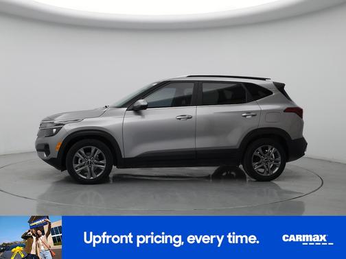 Gray 2022 Kia Seltos S