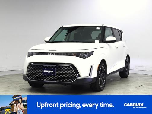White 2023 Kia Soul EX
