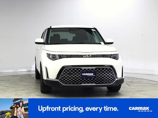 White 2023 Kia Soul EX