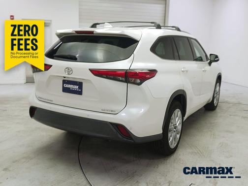 White 2021 Toyota Highlander Limited