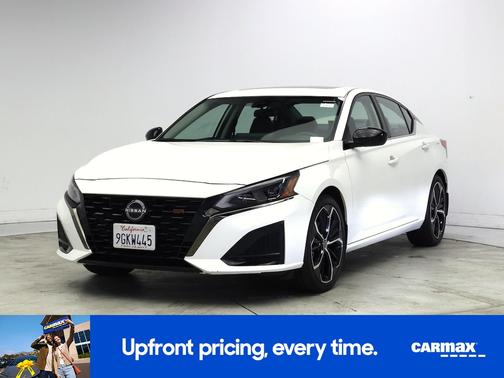 White 2023 Nissan Altima SR