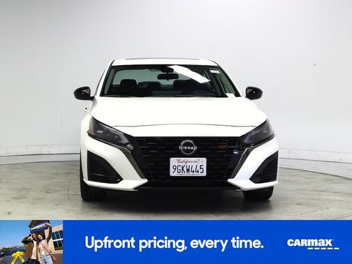 White 2023 Nissan Altima SR
