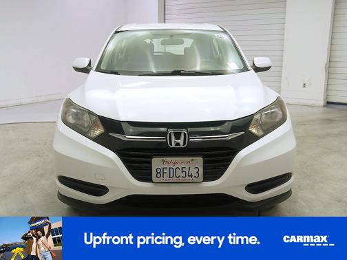White 2018 Honda HR-V LX