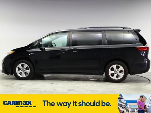 2018 Toyota Sienna LE