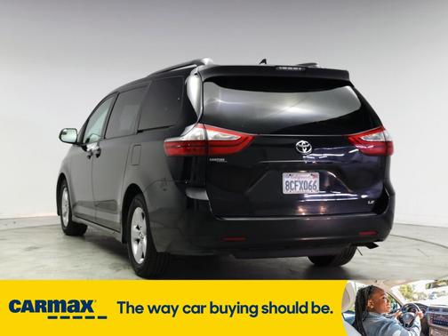 2018 Toyota Sienna LE