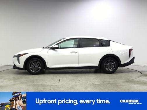 White 2025 Kia K4 LXS