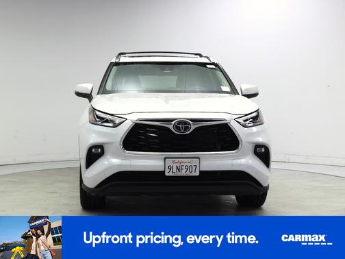 White 2024 Toyota Highlander Limited