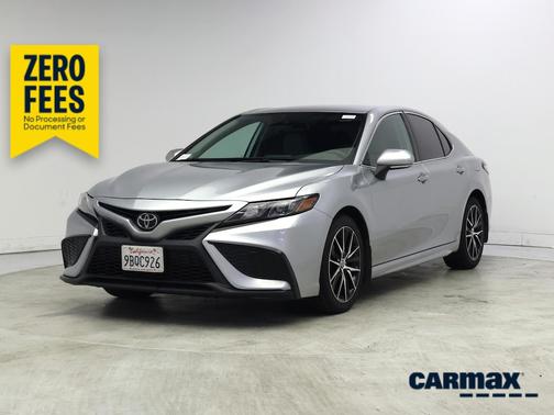 Silver 2022 Toyota Camry SE
