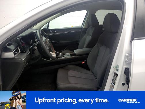 White 2024 Kia K5 LXS