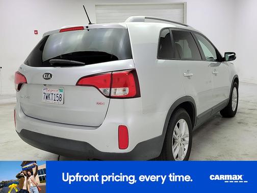 Silver 2014 Kia Sorento LX