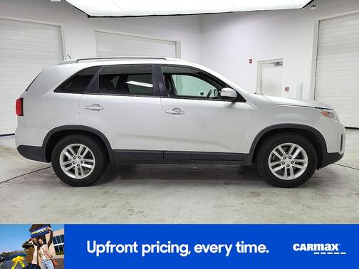 Silver 2014 Kia Sorento LX