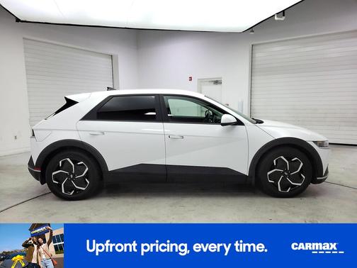 White 2022 Hyundai IONIQ 5 SEL