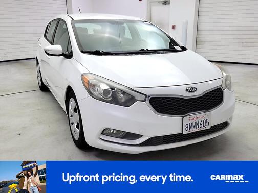 White 2016 Kia Forte LX