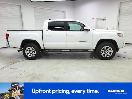 White 2019 Toyota Tacoma SR5