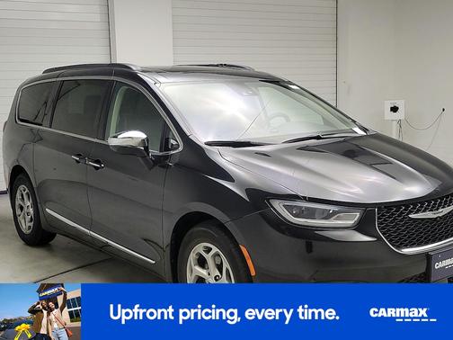 Black 2023 Chrysler Pacifica Limited