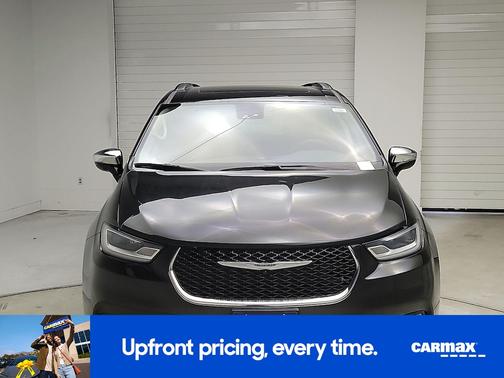 Black 2023 Chrysler Pacifica Limited