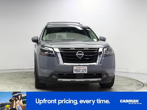 Gray 2022 Nissan Pathfinder Platinum