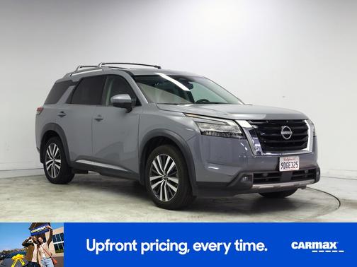 Gray 2022 Nissan Pathfinder Platinum