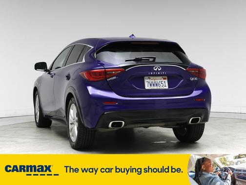 2017 INFINITI QX30 Sport