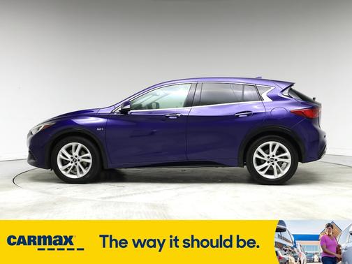 2017 INFINITI QX30 Sport