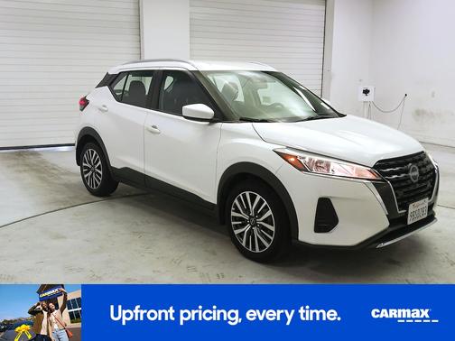 White 2022 Nissan Kicks SV