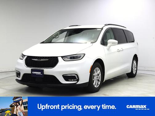 White 2022 Chrysler Pacifica Touring L