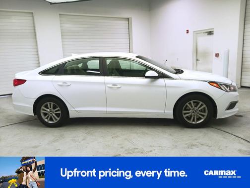 White 2016 Hyundai SONATA SE