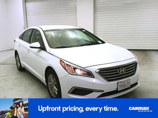 White 2016 Hyundai SONATA SE