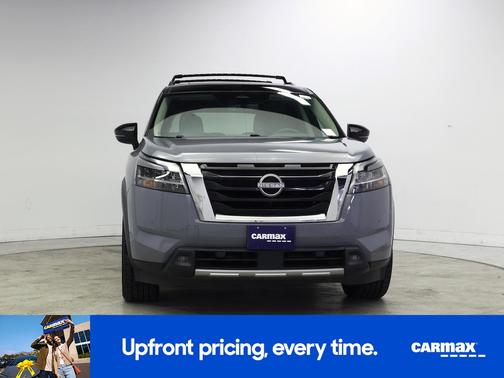 Gray 2023 Nissan Pathfinder Platinum