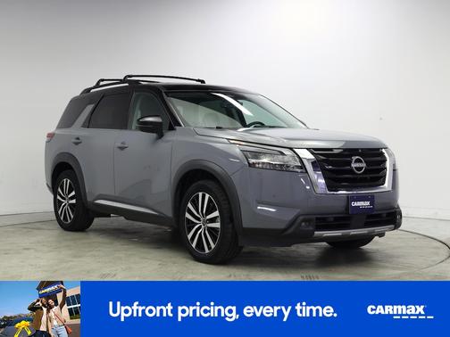 Gray 2023 Nissan Pathfinder Platinum