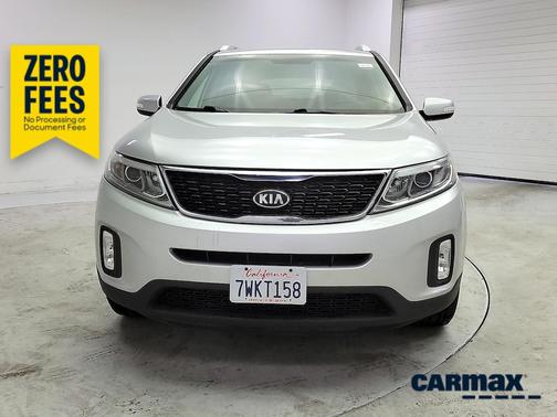 Silver 2014 Kia Sorento LX