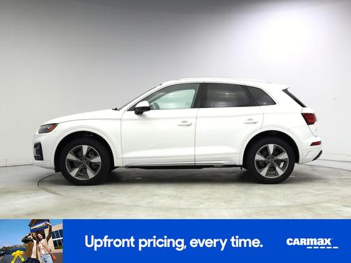 White 2023 Audi Q5 Premium