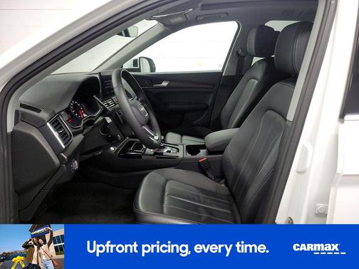 White 2023 Audi Q5 Premium