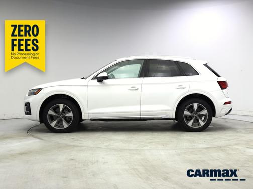 White 2023 Audi Q5 Premium