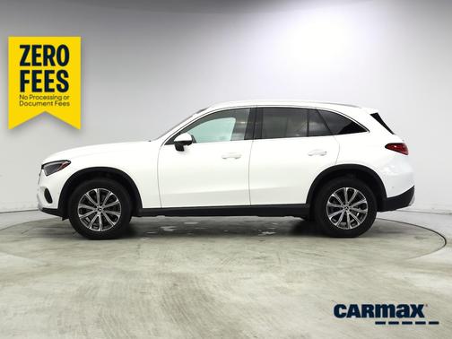 White 2024 Mercedes-Benz GLC 300