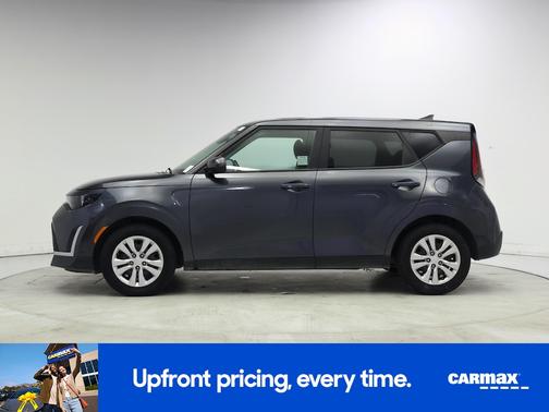 Gray 2023 Kia Soul LX