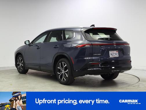 2025 Toyota Crown Signia XLE