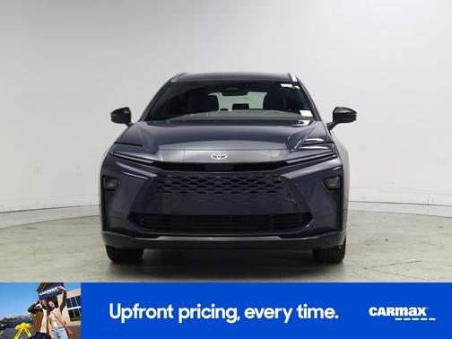 2025 Toyota Crown Signia XLE