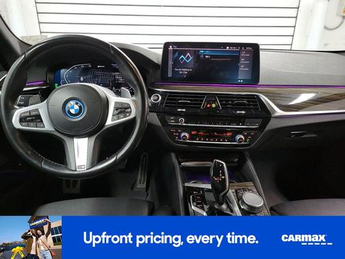 Black 2022 BMW 530e
