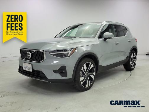 Gray 2024 Volvo XC40 B5 Ultimate Bright Theme