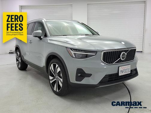 Gray 2024 Volvo XC40 B5 Ultimate Bright Theme