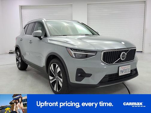 Gray 2024 Volvo XC40 B5 Ultimate Bright Theme