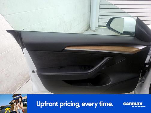 White 2023 Tesla Model 3