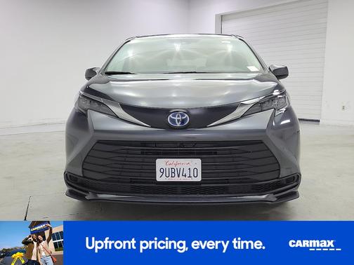 Gray 2025 Toyota Sienna LE