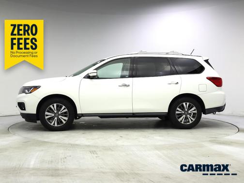 White 2018 Nissan Pathfinder SL