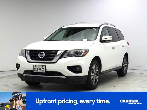 White 2018 Nissan Pathfinder SL