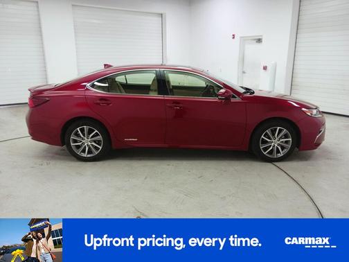 2016 Lexus ES 300h 