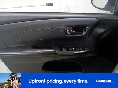 White 2016 Toyota Avalon XLE